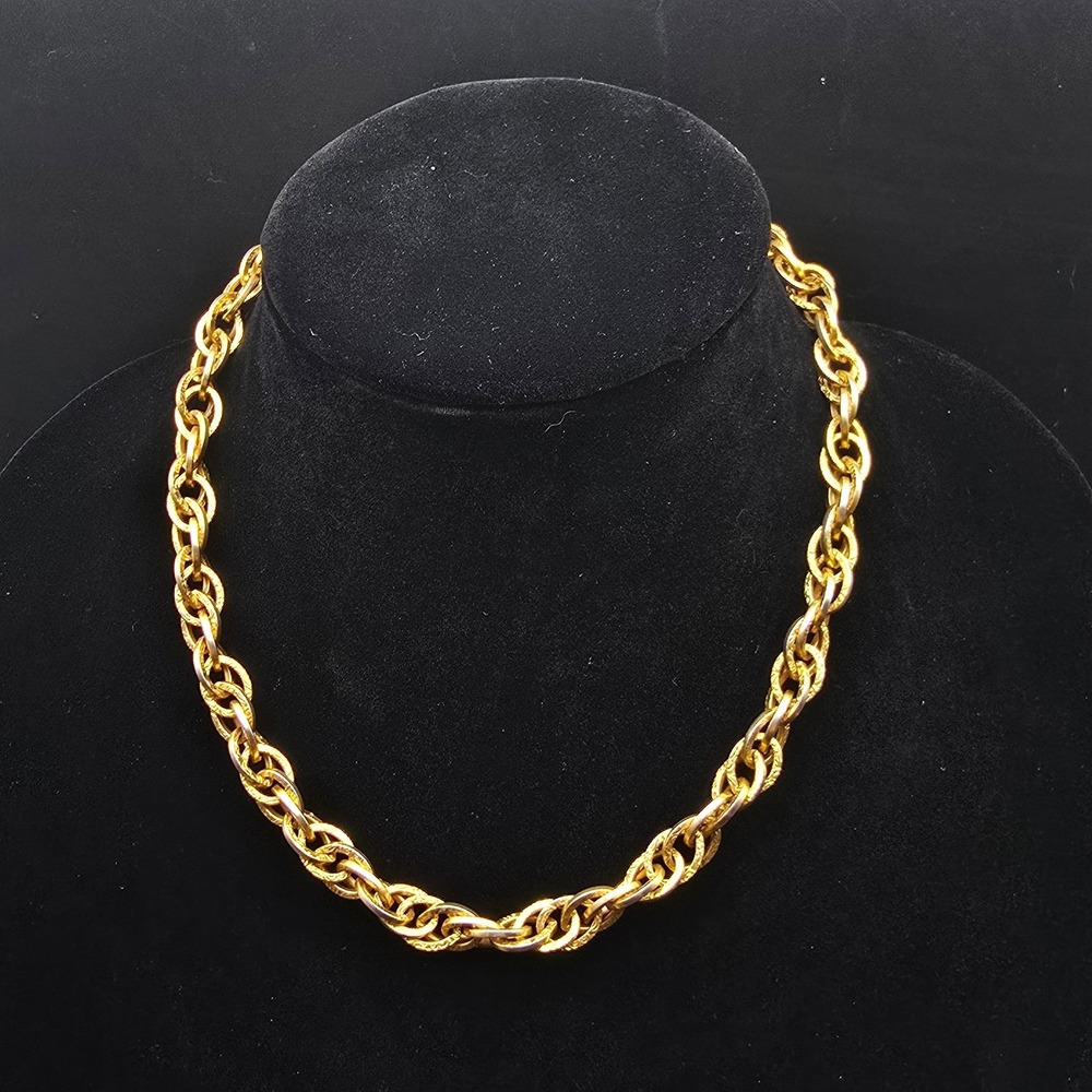 Gold Tone Embossed Link Chain Necklace VIntage Costume Jewelry